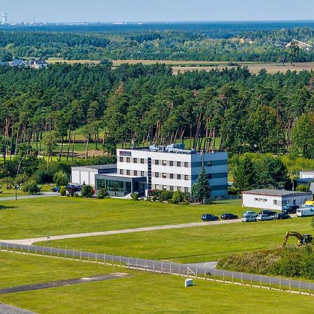 Hotel Aviator Kamien Slaski Kültér fotó